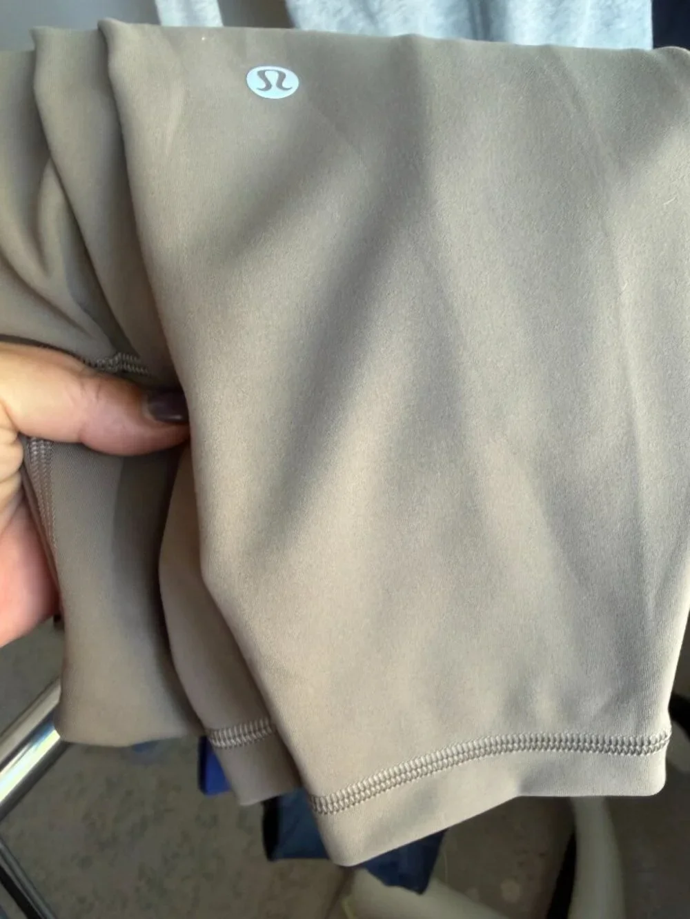 Lululemon Wunder Trainer High-Rise Tight 28” - Size 4 - Square Size dot